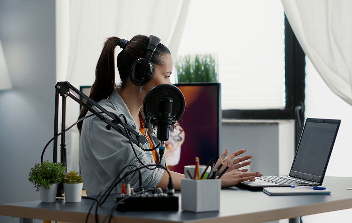 Markanızı Podcast’lerle Öne Çıkarın: Podcast Reklamcılığı Nedir?